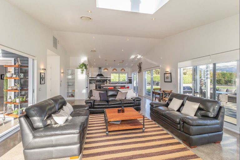 Photo of property in 342a Tararua Road, Levin, 5571