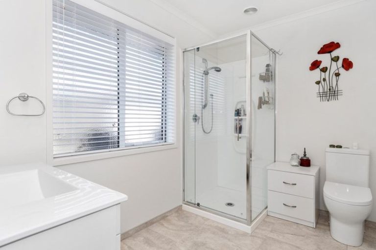 Photo of property in 17 Blanche Road, Papamoa Beach, Papamoa, 3118