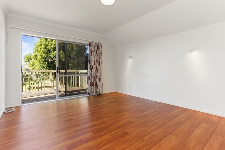 Photo of property in 158 Cascades Road, Pakuranga Heights, Auckland, 2010