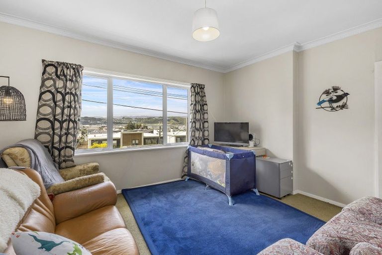 Photo of property in 168 Sutherland Road, Lyall Bay, Wellington, 6022
