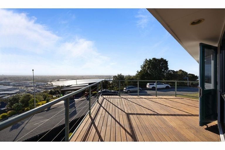 Photo of property in 72 Cannon Hill Crescent, Mount Pleasant, Christchurch, 8081