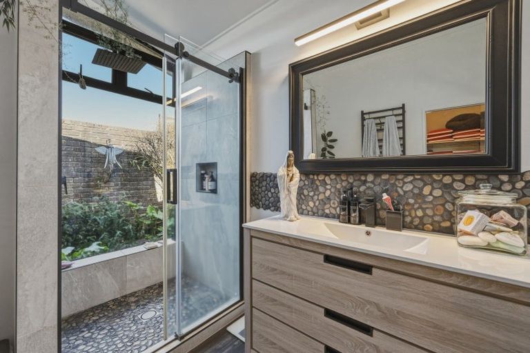 Photo of property in 2 Exeter Place, Tihiotonga, Rotorua, 3015