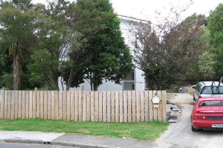 Photo of property in 31 Beaudine Avenue, Glenfield, Auckland, 0629