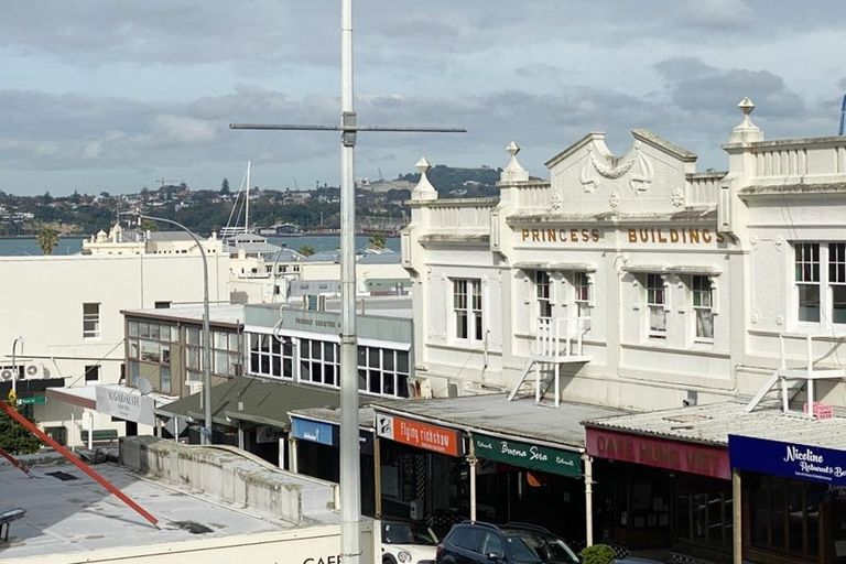 Photo of property in 4/64 Victoria Road, Devonport, Auckland, 0624