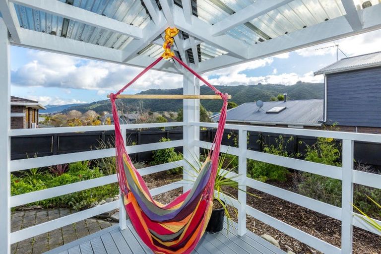 Photo of property in 2/23 Roband Crescent, Brown Owl, Upper Hutt, 5018