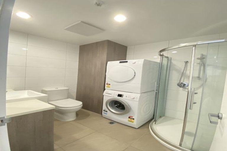 Photo of property in Apollo Apartments, 201/46 Rosedale Road, Rosedale, Auckland, 0632