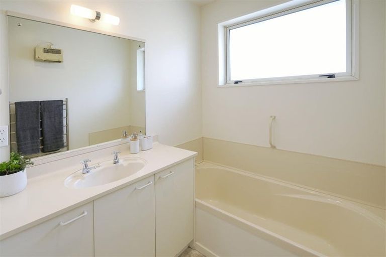 Photo of property in 107 Conway Street, Mayfair, Hastings, 4122