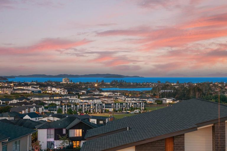 Photo of property in 129 Wainui Road, Silverdale, 0932