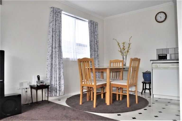 Photo of property in 33 Nassau Avenue, Grenada North, Wellington, 5028