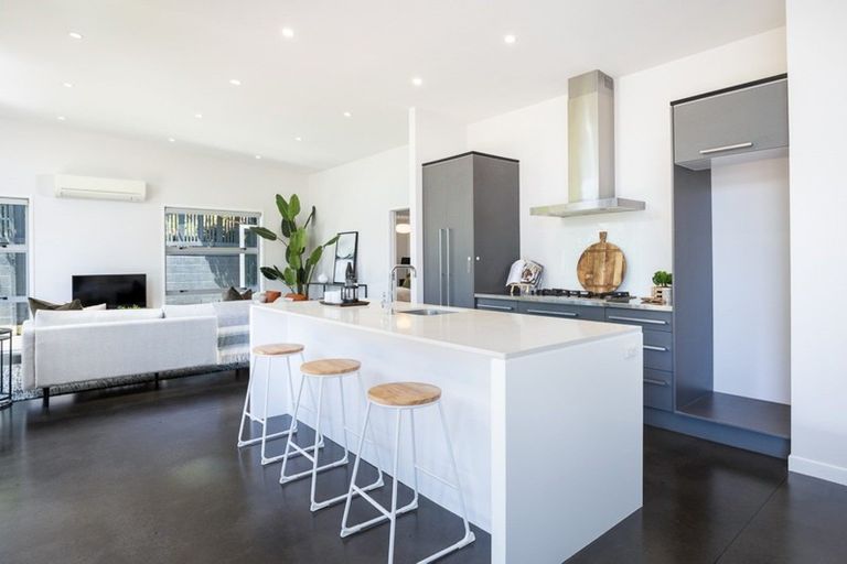 Photo of property in 33a Waimea Street, Westown, New Plymouth, 4310