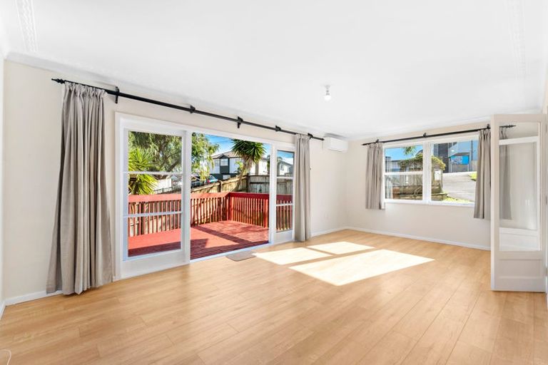 Photo of property in 56 Bolton Street, Blockhouse Bay, Auckland, 0600
