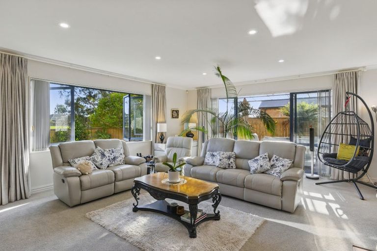 Photo of property in 41 Holcombe Drive, Paraparaumu, 5032