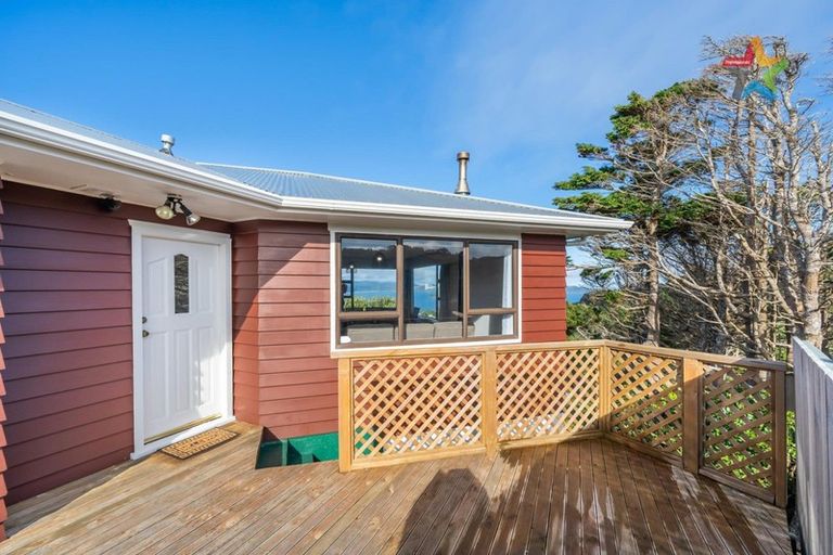 Photo of property in 54 Titiro Moana Road, Korokoro, Lower Hutt, 5012