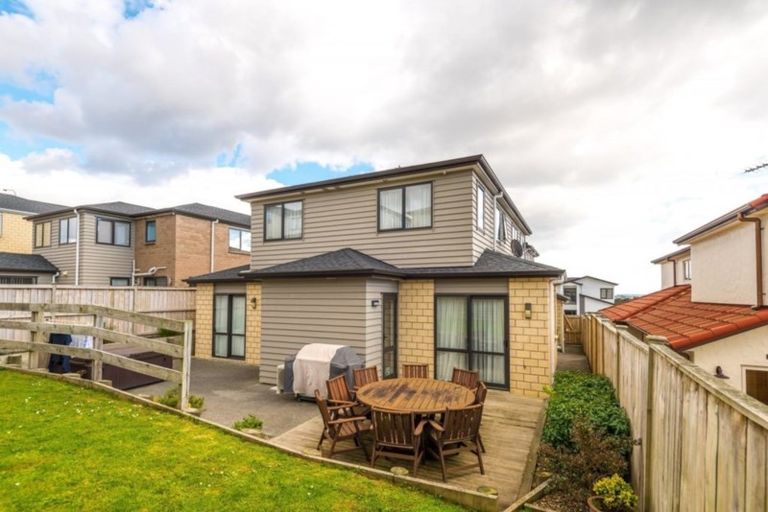 Photo of property in 10 Veneta Close, Flat Bush, Auckland, 2019