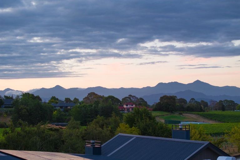 Photo of property in 38 Golf View Close, Fairhall, 7272