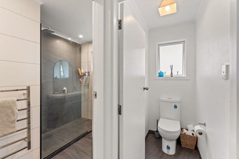 Photo of property in 16 Karaka Street, Otaki Beach, Otaki, 5512