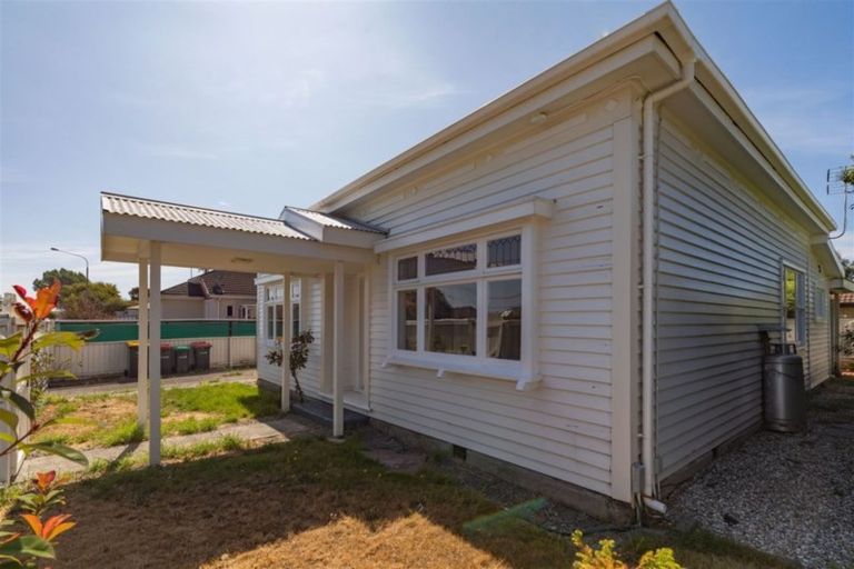Photo of property in 35 Harrow Street, Phillipstown, Christchurch, 8011