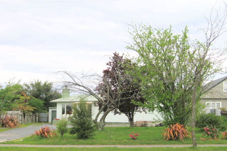 Photo of property in 100 Clayton Road, Mangakakahi, Rotorua, 3015