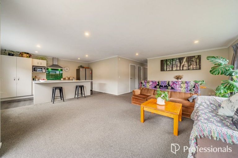 Photo of property in 98 Farmer Crescent, Taita, Lower Hutt, 5011