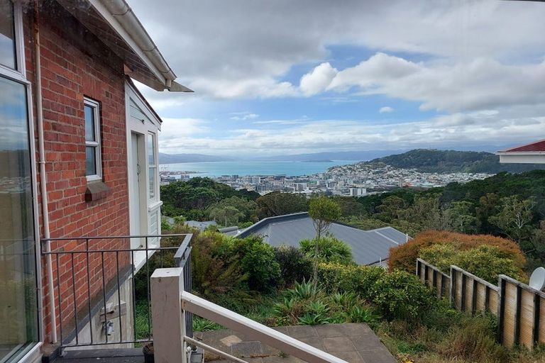 Photo of property in 49 Tanera Crescent, Brooklyn, Wellington, 6021