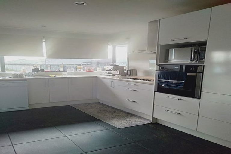 Photo of property in 187 Pacific Drive, Fitzherbert, Palmerston North, 4410