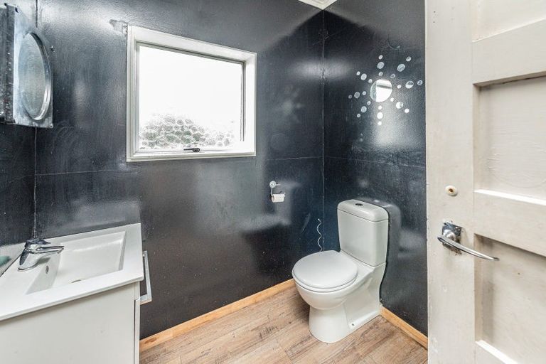 Photo of property in 65 Swiss Avenue, Gonville, Whanganui, 4501