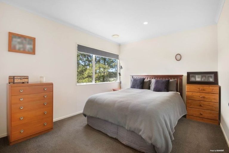 Photo of property in 1/8 Mcquoid Place, Glenfield, Auckland, 0629