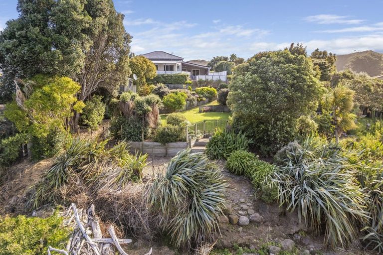 Photo of property in 18 Kawei Road, Ohawe, Hawera, 4671
