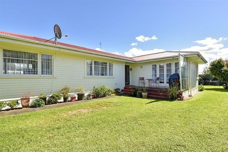 Photo of property in 54 Mcintyre Road, Mangere Bridge, Auckland, 2022