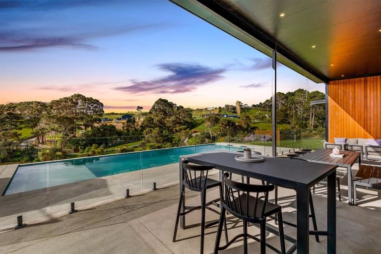 Photo of property in 33 Fernielea Drive, Riverhead, 0793