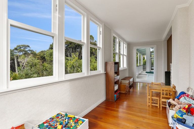 Photo of property in 227 Forest Hill Road, Waiatarua, Auckland, 0612