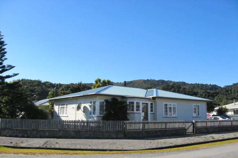 Photo of property in 7 Eva Street, Greymouth, 7805