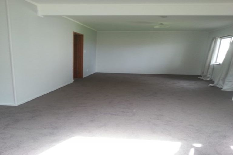 Photo of property in 1/2a Hart Road, Hauraki, Auckland, 0622