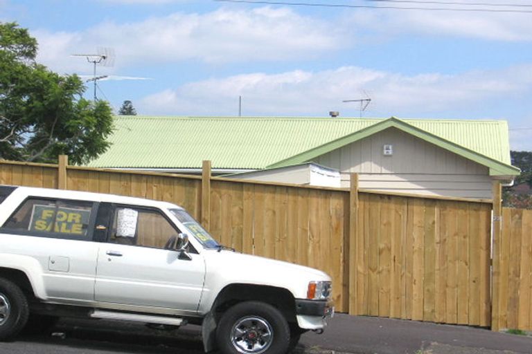 Photo of property in 1/36 Mahara Avenue, Birkenhead, Auckland, 0626