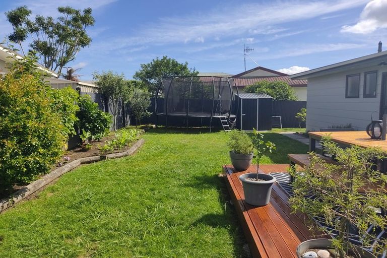 Photo of property in 22a Queen Road, Bellevue, Tauranga, 3110