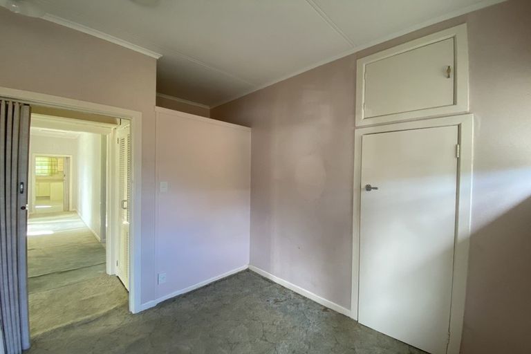 Photo of property in 16 Nicholson Avenue, Papatoetoe, Auckland, 2025