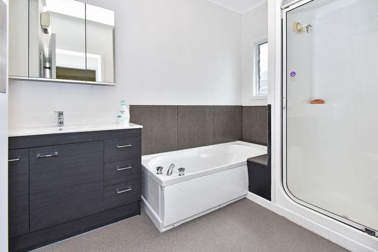 Photo of property in 1/91 Beach Road, Pahurehure, Papakura, 2113