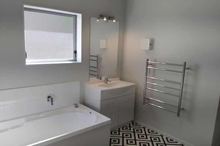 Photo of property in 7d Marjory Close, Broadmeadows, Wellington, 6035