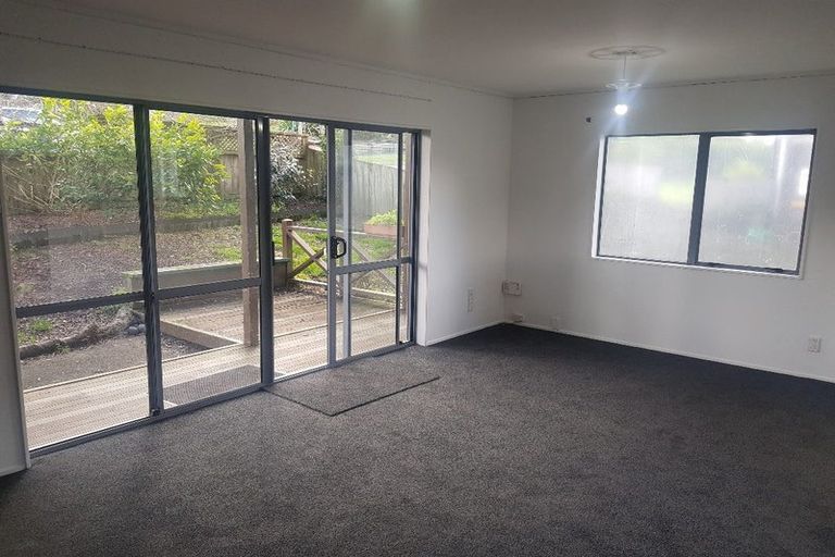 Photo of property in 1/22 Valecrest Place, Bayview, Auckland, 0629