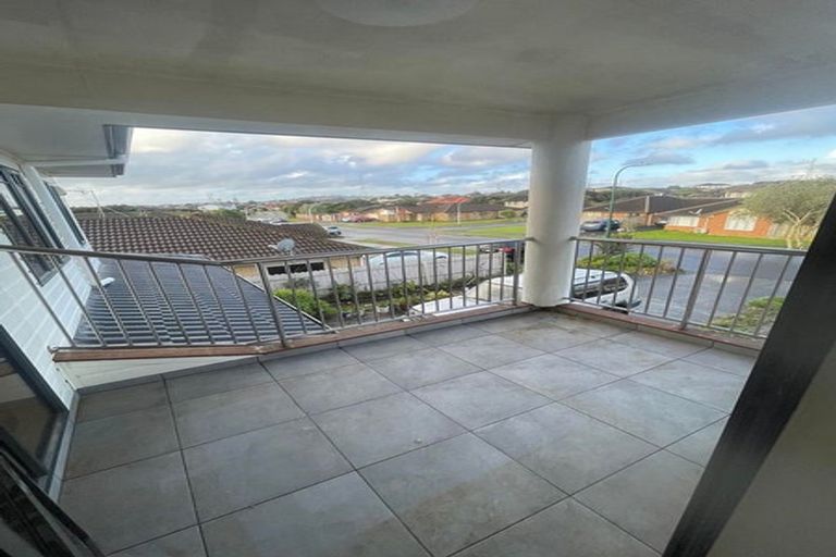 Photo of property in 17 Raphoe Road, Flat Bush, Auckland, 2019