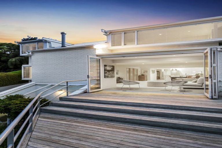 Photo of property in 34 Marine Parade, Macandrew Bay, Dunedin, 9014