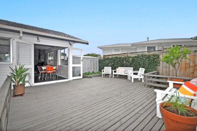 Photo of property in 28 Choice Avenue, Henderson, Auckland, 0612