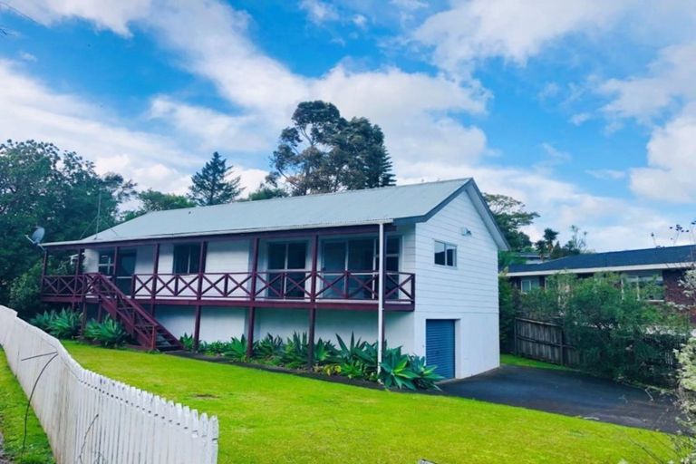 Photo of property in 81 John Downs Drive, Browns Bay, Auckland, 0630