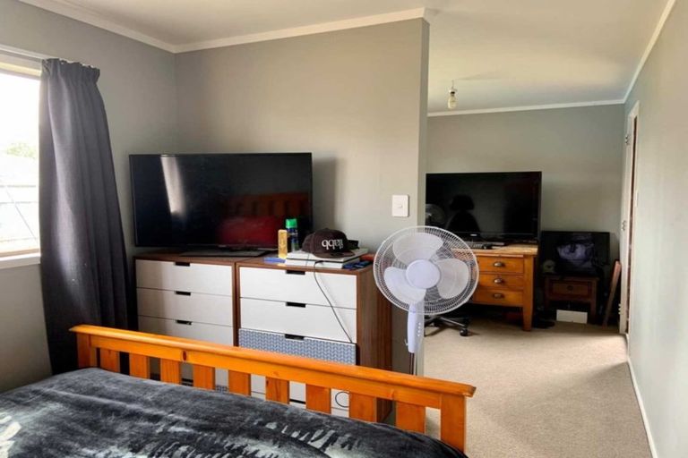 Photo of property in 317 Shakespeare Street, Leamington, Cambridge, 3432