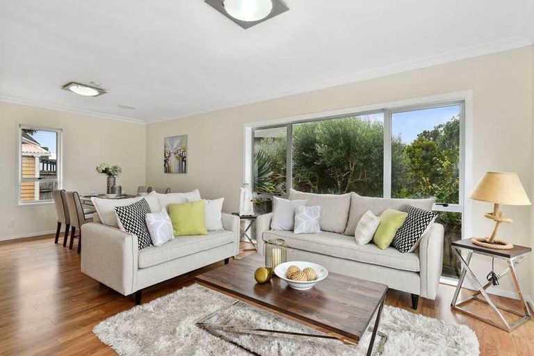 Photo of property in 2/148 Arran Road, Browns Bay, Auckland, 0630