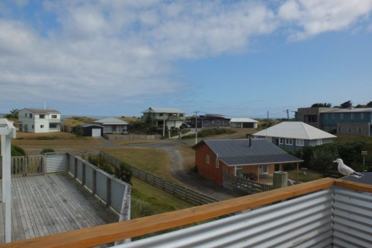 Photo of property in 10 Brown Terrace, Foxton Beach, Foxton, 4815