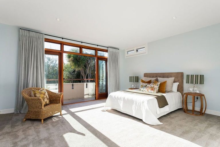 Photo of property in 118 Straven Road, Fendalton, Christchurch, 8014