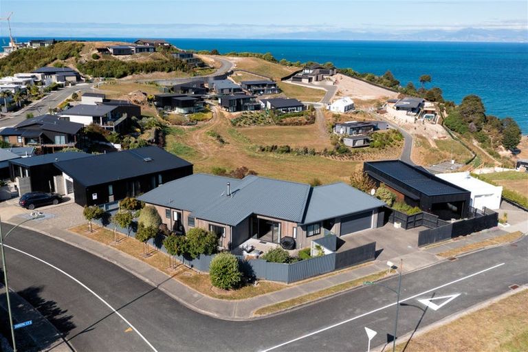 Photo of property in 1 Tarepa Court, Kaiteriteri, Motueka, 7197