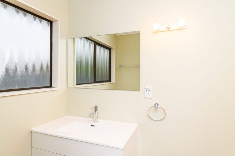 Photo of property in 5 Edgecombe Court, Roslyn, Palmerston North, 4414