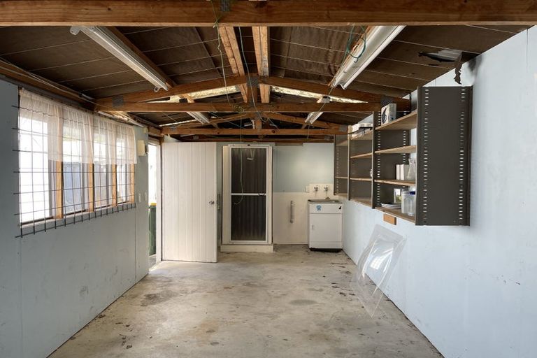 Photo of property in 2/15 Gibson Crescent, Naenae, Lower Hutt, 5011